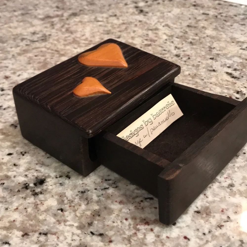 Baerreis carved box